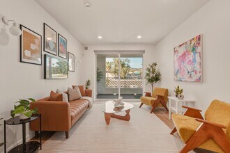 Building Photo - Sophia Hollywood