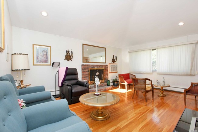 Foto del edificio - 10 Milford Ct