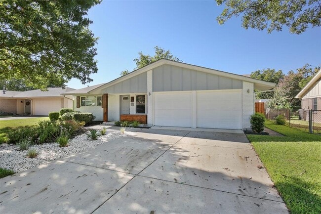 Building Photo - 525 Melrose Dr