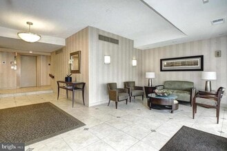 Building Photo - 4800 Chevy Chase Dr
