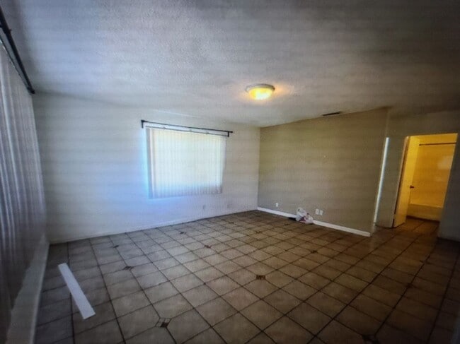 Building Photo - 101 W Olive Ave