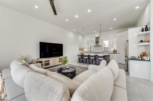 Building Photo - 2235 Lovedale Ave