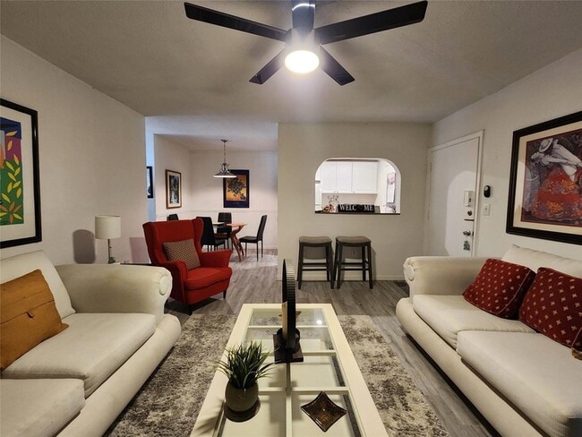 Photo - 17090 NE 14th Ave Apartment