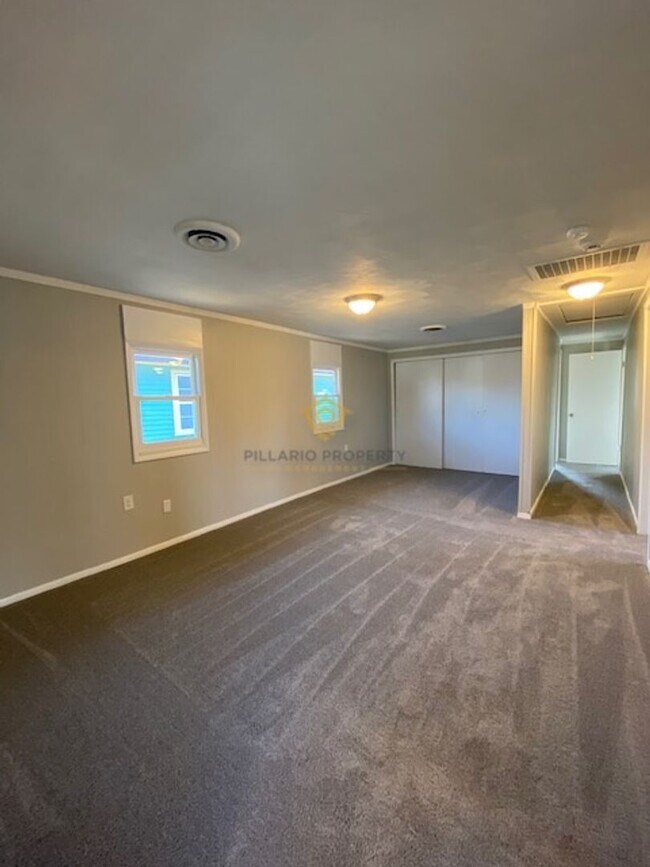 Foto del edificio - 2422 Coyner Ave