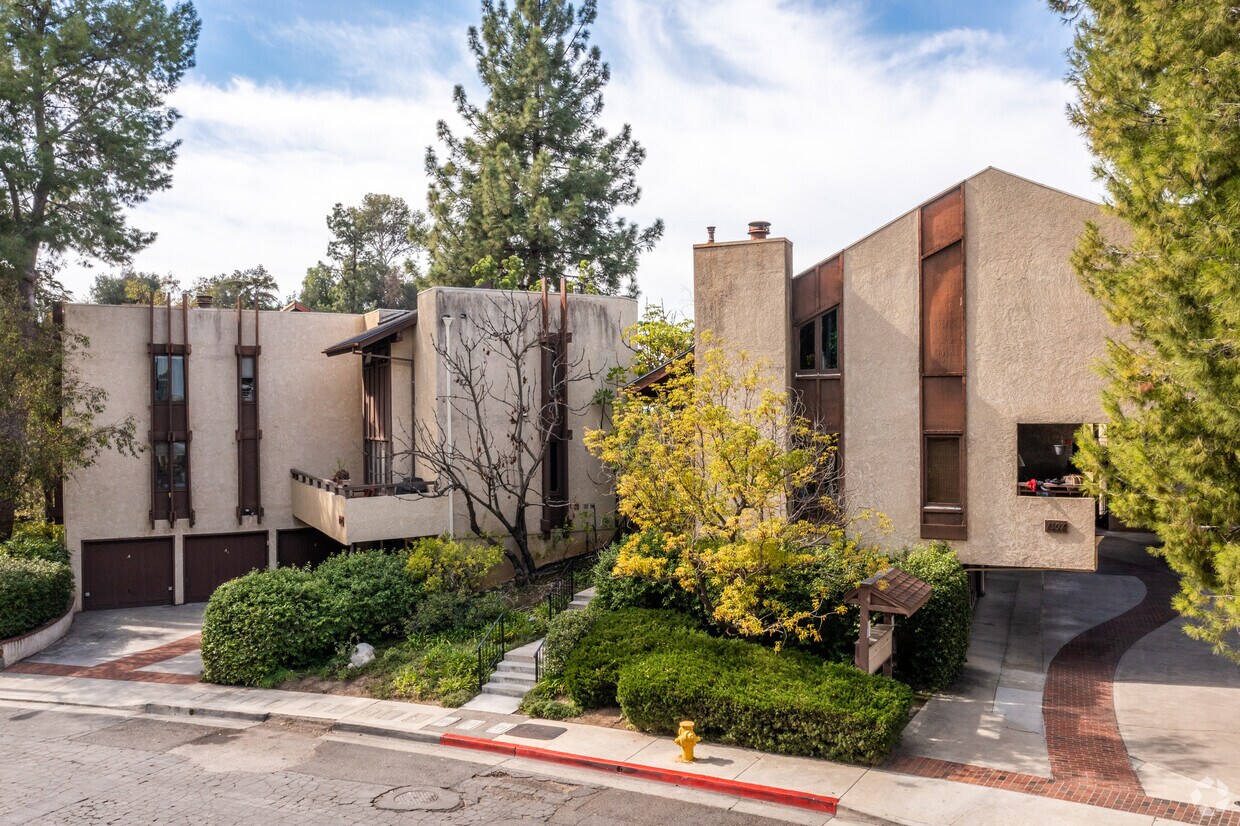 Primary Photo - 1307 Shadow Ln