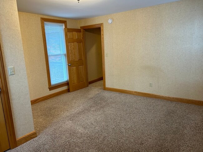 Building Photo - 324 W Crawford St