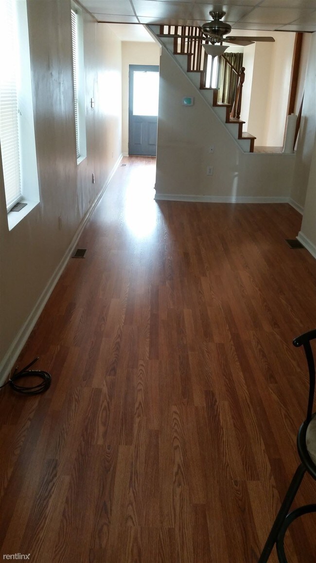 Foto del edificio - 1723 E Patapsco St