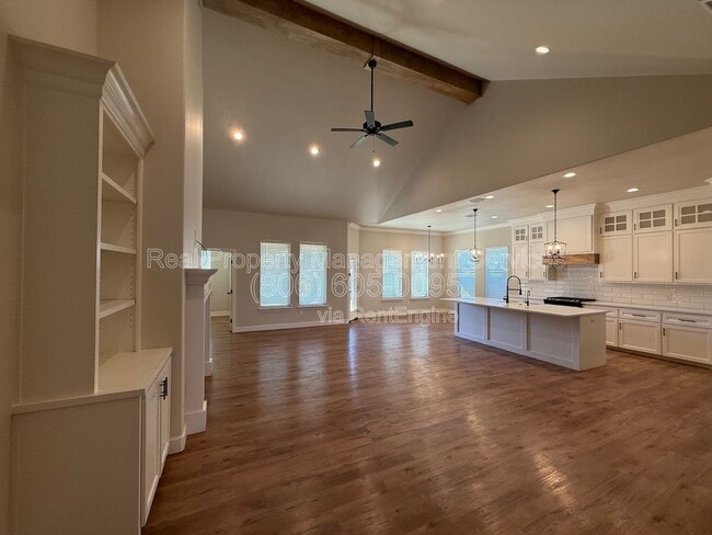 Building Photo - 801 N 5th St