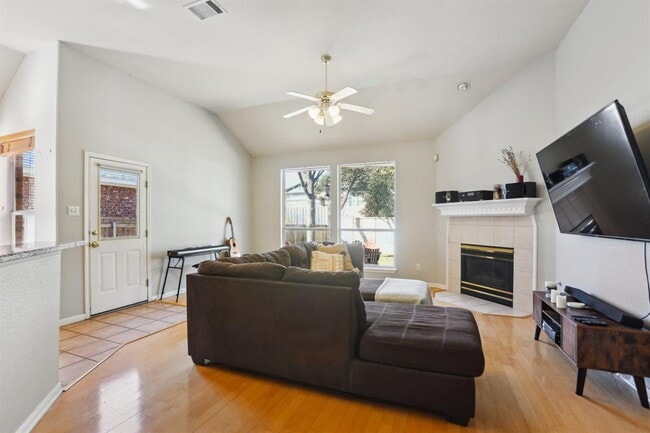Building Photo - 13541 Anarosa Loop