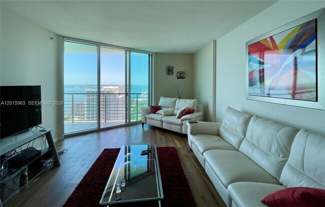 Foto del edificio - 335 S Biscayne Blvd