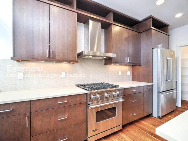 Foto del edificio - 2618 Eastlake Ave E