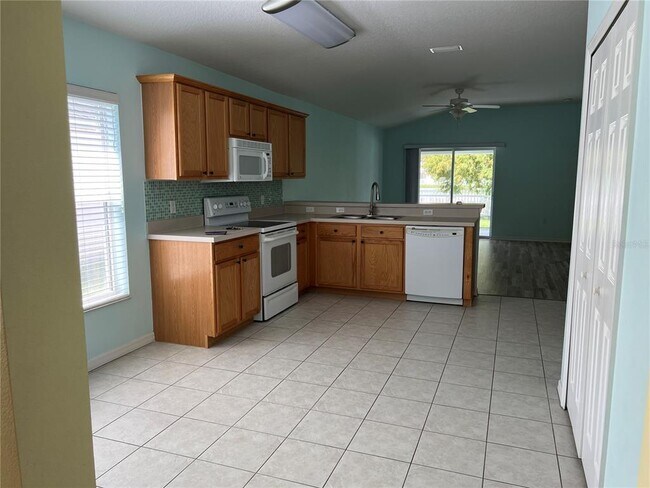 Building Photo - 6214 Blue Runner Ct