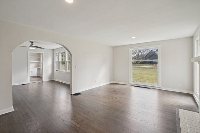 Foto del edificio - 2713 Brunswick Dr