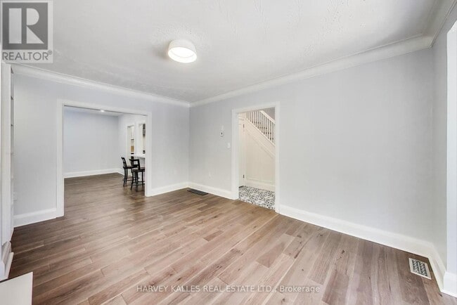 Building Photo - 338 Markham St