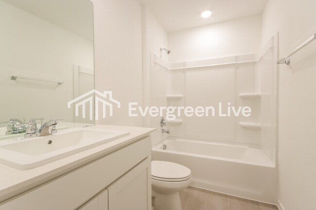 Foto del edificio - 31428 Moore Rd