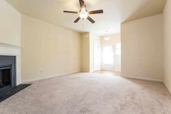 Foto del edificio - 1314 Little Hampton Dr