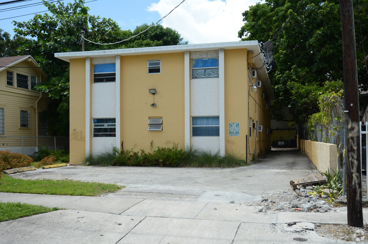 Building Photo - Miami River South