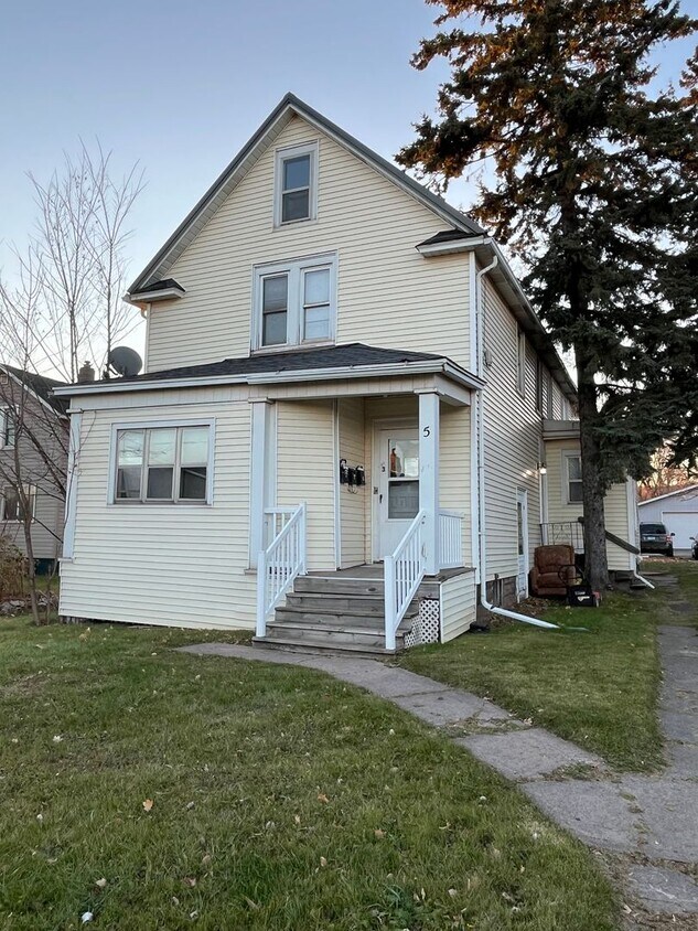 Foto principal - 5 S 63rd Ave W