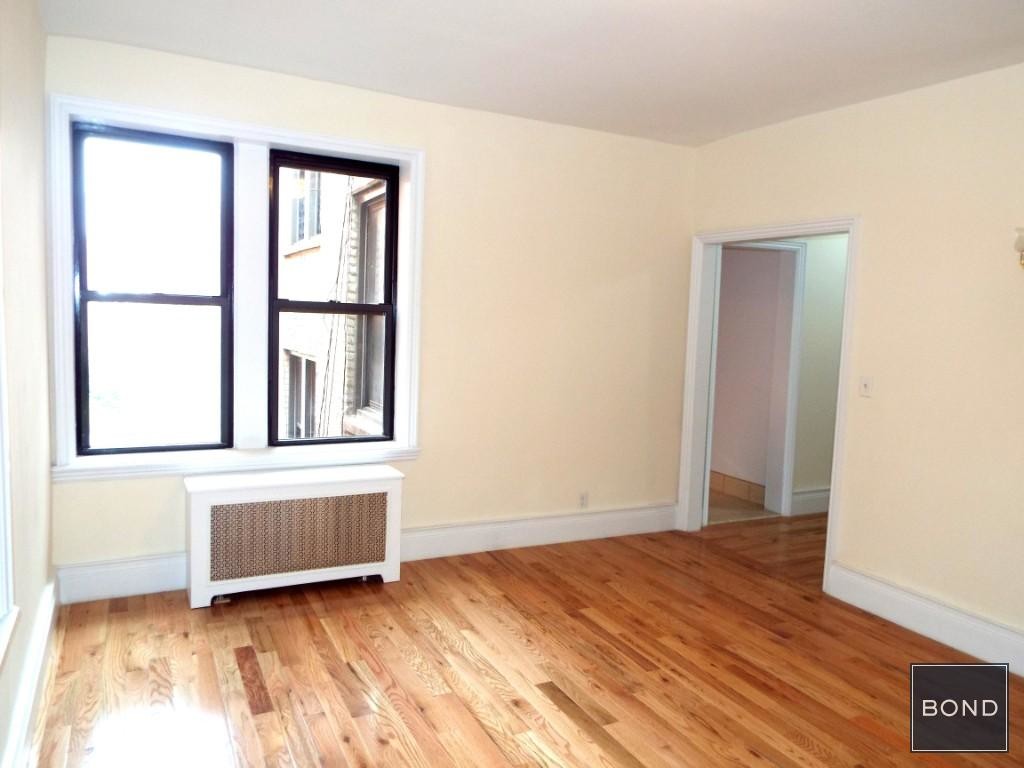 Foto principal - 634 St Nicholas Ave