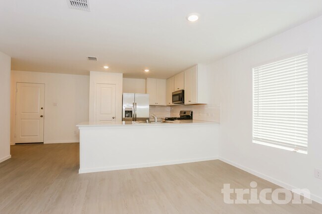 Foto del edificio - 1348 Amapola Dr