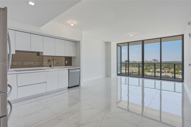 Foto del edificio - 1170 Hallandale Ave