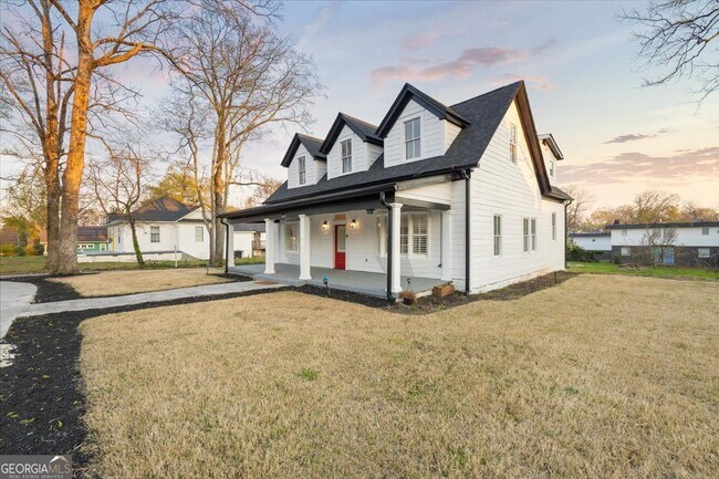 Building Photo - 1188 Avon Ave SW