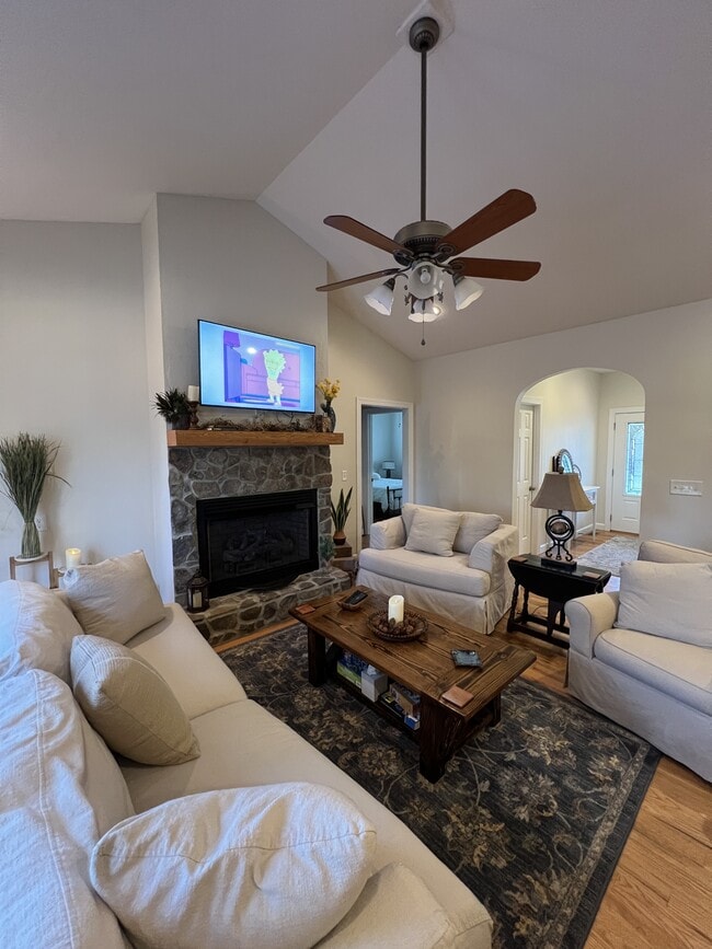 Foto del edificio - 142 Lexi Dr