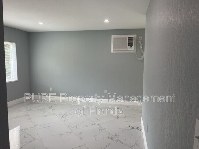 Foto del edificio - 1137 NE 9th Ave