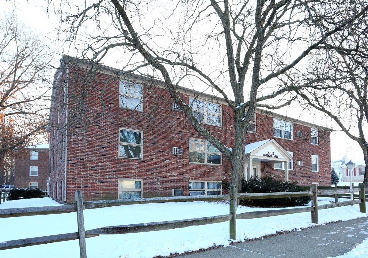 Foto principal - 2702 Rowland Ave NE