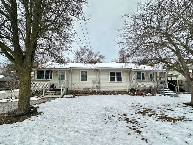 Building Photo - 114 Melini Ave