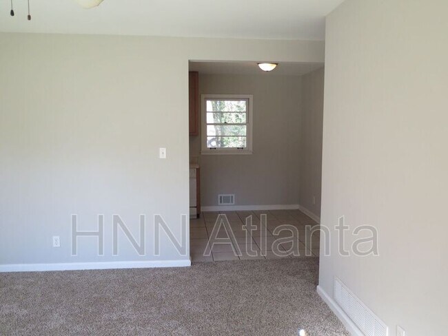 Foto del edificio - 2324 Melody Ln NW