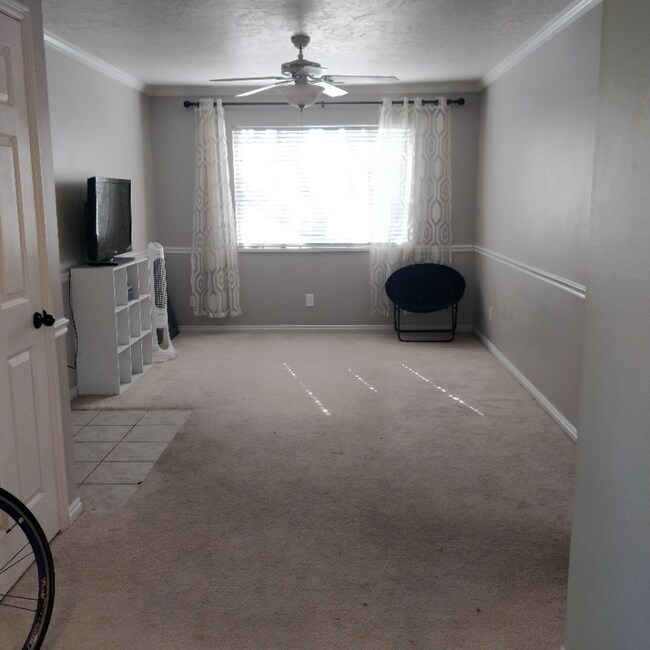 Building Photo - 623 S 500 W