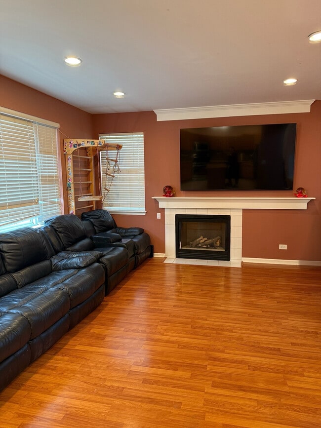 Foto del edificio - 600 Creekside Cir