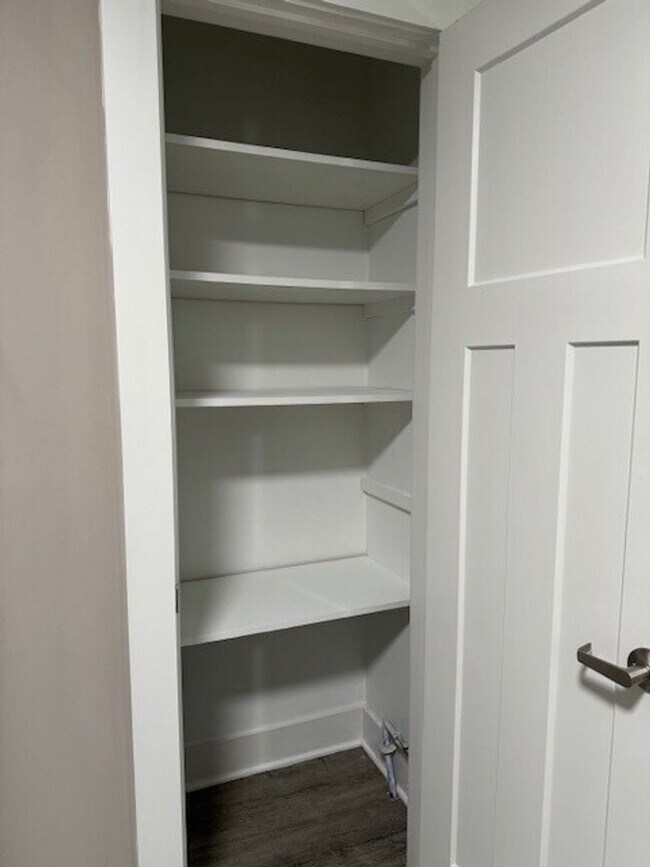 Building Photo - 524 26th Ave N