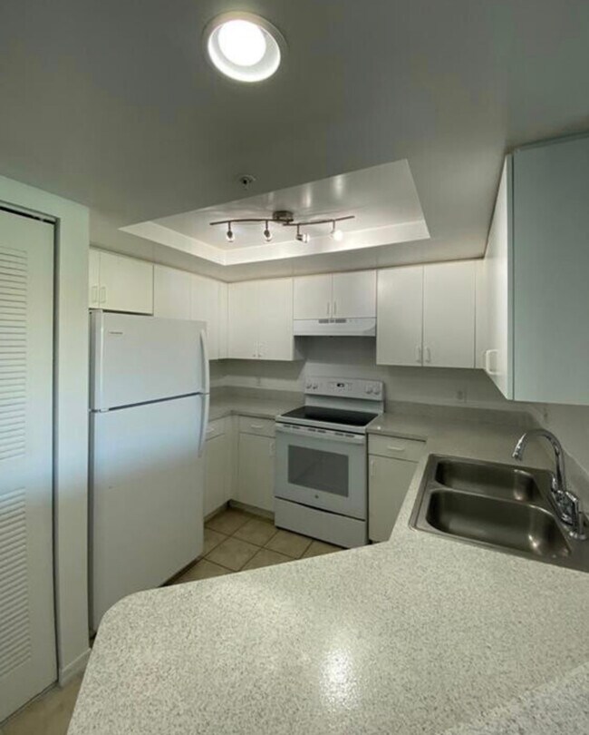 Photo - 4191 N Haverhill Rd Apartment