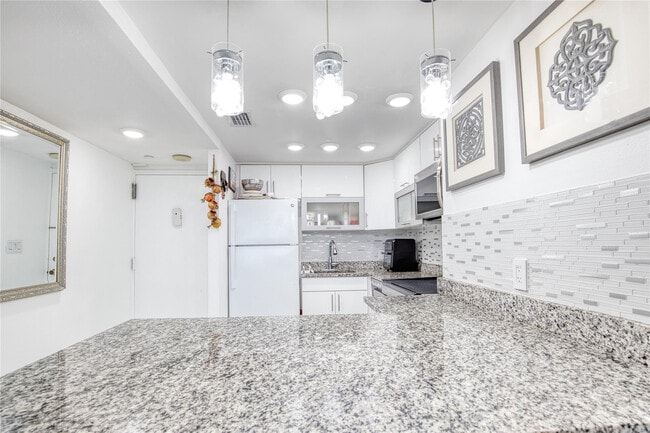 Foto del edificio - 111 Briny Ave