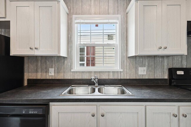 Foto del edificio - 10 Parkview Dr