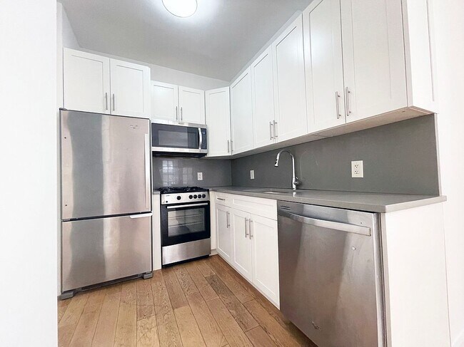 Foto del edificio - 3621-3629 Broadway