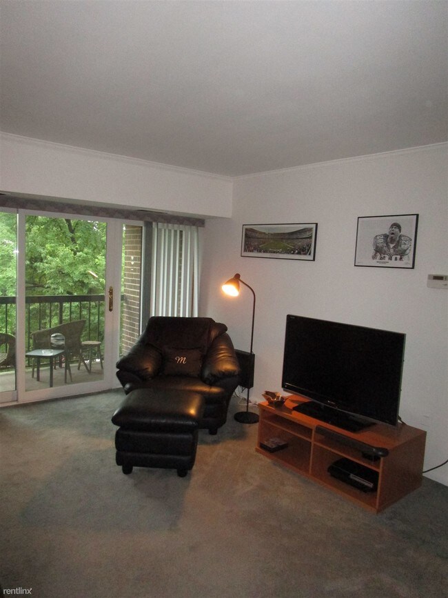 Building Photo - 1 br, 1 bath Condo - 15716 Dorset Rd Apt 301