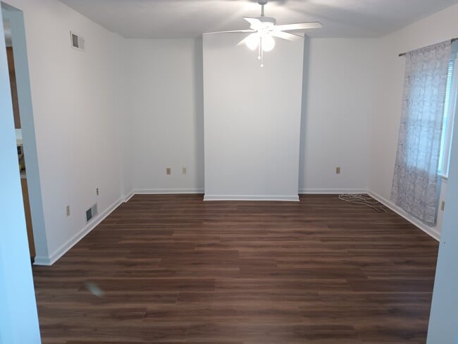 Building Photo - 136 Boggs Ave