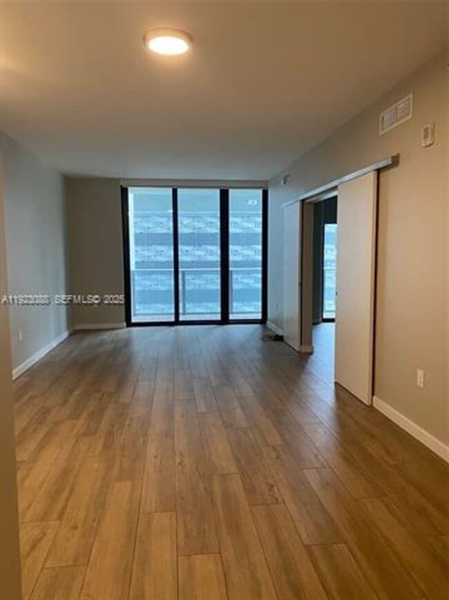 Photo - 1010 Brickell Ave Apartment
