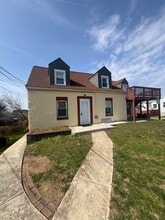 Building Photo - 1208 Daniels Ave