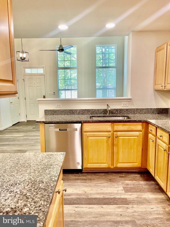 Building Photo - 1883 Crescent Park Dr