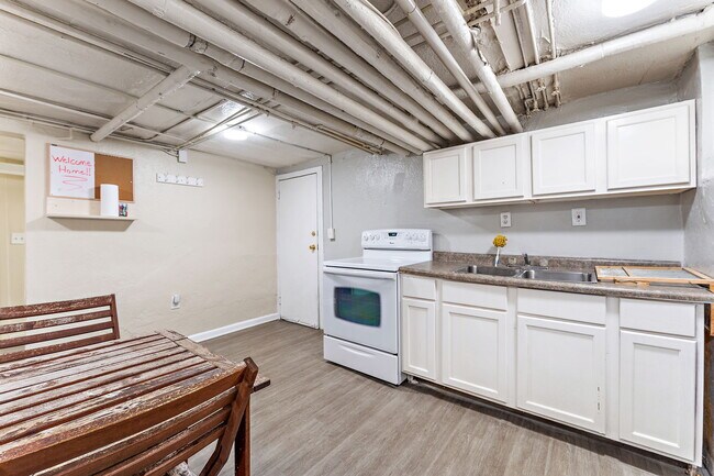 Foto del edificio - 2512 DuPont Ave S