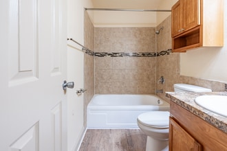 aoa-03.jpg - Ardendale Oaks Apartments