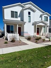 Building Photo - 9254 Henson Pl