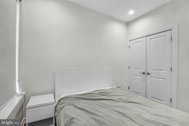 Foto del edificio - 2137 E Lehigh Ave