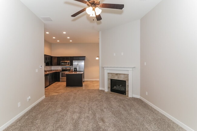 Building Photo - 7911 Hemlock Dr
