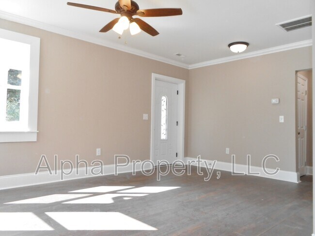 Foto del edificio - 22 Ridgeway Dr