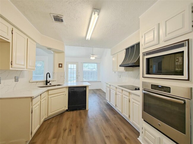 Foto del edificio - 3106 Lazy Brook Dr